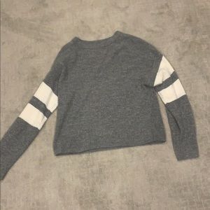 grey and white lightweight stripped sweater